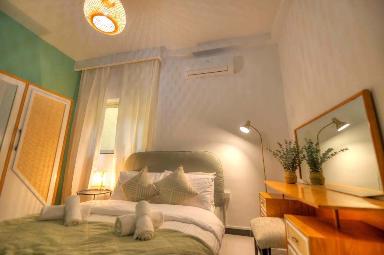 Beautifully Furnished Seafront 4 Bedrooms Goslm-4 斯利马 外观 照片