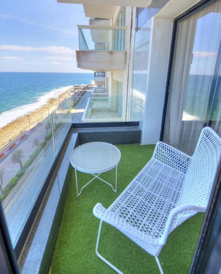 Beautifully Furnished Seafront 4 Bedrooms Goslm-4 斯利马 外观 照片